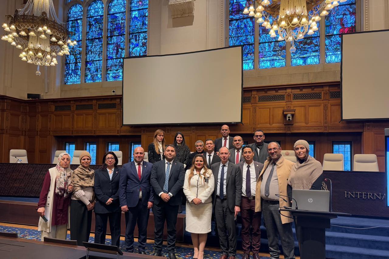 أعضاء لجنة التشريع العام بالبرلمان يؤدون زيارة عمل إلى لاهاي أعضاء لجنة التشريع العام بالبرلمان يؤدون زيارة عمل إلى لاهاي