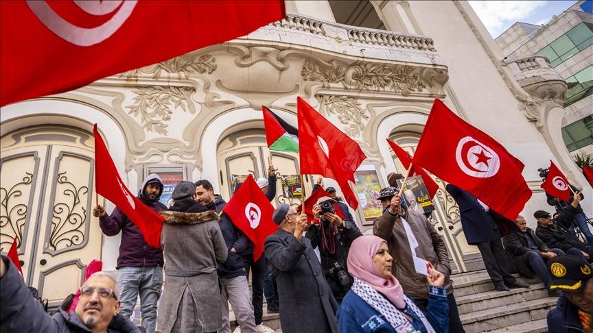 تجدد احتجاجات مطالبة بإغلاق مجمع صناعي في قابس مسبب للتلوث تجدد احتجاجات مطالبة بإغلاق مجمع صناعي في قابس مسبب للتلوث