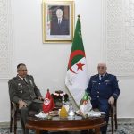 لقاء رفيع المستوى بين قيادات الجيش الجزائري والتونسي لقاء رفيع المستوى بين قيادات الجيش الجزائري والتونسي