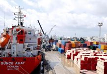 على ضفاف المتوسط.. كيف تحولت موانئ تونس إلى فرصة ضائعة؟ على ضفاف المتوسط.. كيف تحولت موانئ تونس إلى فرصة ضائعة؟