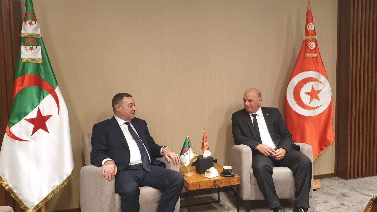 النقل البري والبحري بين الجزائر وتونس.. هذا ما تم الاتفاق عليه النقل البري والبحري بين الجزائر وتونس.. هذا ما تم الاتفاق عليه