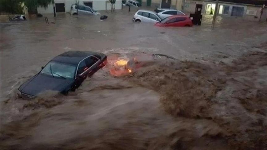 فيضانات تونس.. قتلى ومفقودون وتعطل بالخدمات فيضانات تونس.. قتلى ومفقودون وتعطل بالخدمات