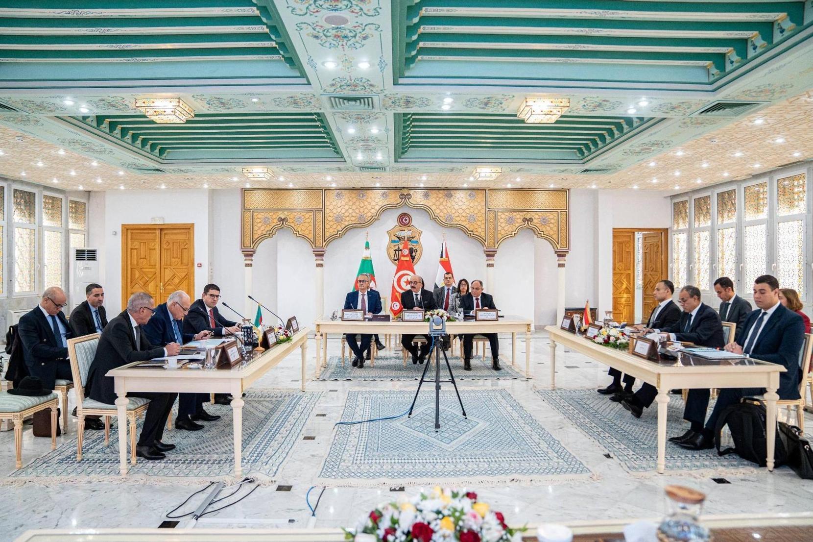 الاجتماع الثلاثي حول ليبيا.. قراءات سياسية لمخرجات تونس الاجتماع الثلاثي حول ليبيا.. قراءات سياسية لمخرجات تونس