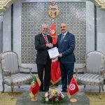 وزير الخارجية يتسلم أوراق اعتماد السفير الجديد لجمهورية البرتغال وزير الخارجية يتسلم أوراق اعتماد السفير الجديد لجمهورية البرتغال