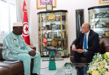 وزير الدّفاع الوطني يلتقي سفير جمهورية بوركينا فاسو بتونس وزير الدّفاع الوطني يلتقي سفير جمهورية بوركينا فاسو بتونس