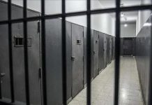 القاضي التونسي هشام خالد يواجه المحاكمة في 3 قضايا بعد قرار بسجنه القاضي التونسي هشام خالد يواجه المحاكمة في 3 قضايا بعد قرار بسجنه