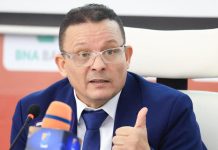 إيقاف حكمين بسبب “خطأ جسيم” غيّر نتيجة مباراة الصفاقسي والأفريقي إيقاف حكمين بسبب "خطأ جسيم" غيّر نتيجة مباراة الصفاقسي والأفريقي