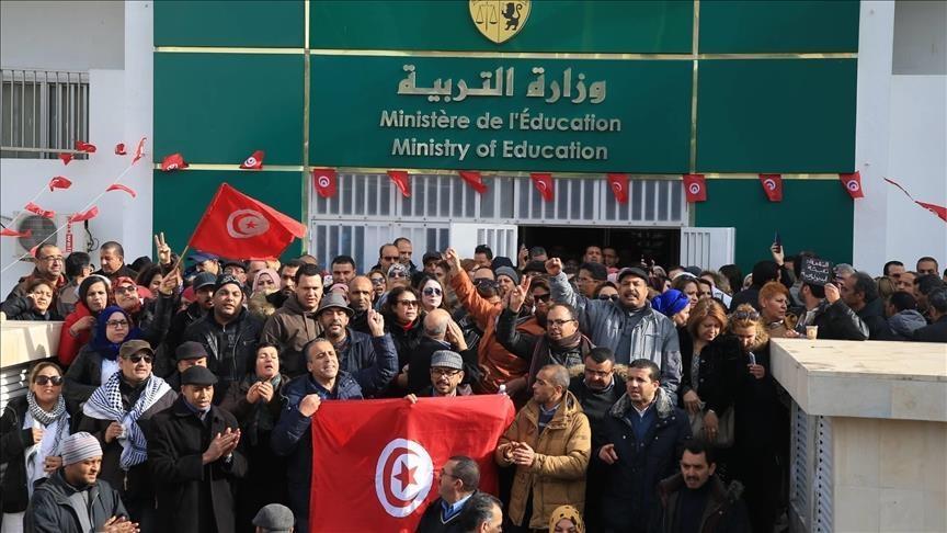 نقابة تونسية: إضراب مدرسي التعليم الثانوي نجح بنسبة 75 بالمئة نقابة تونسية: إضراب مدرسي التعليم الثانوي نجح بنسبة 75 بالمئة