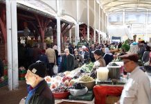 السوق المركزي.. زحام شديد واستقرار نسبي للأسعار مطلع رمضان السوق المركزي.. زحام شديد واستقرار نسبي للأسعار مطلع رمضان