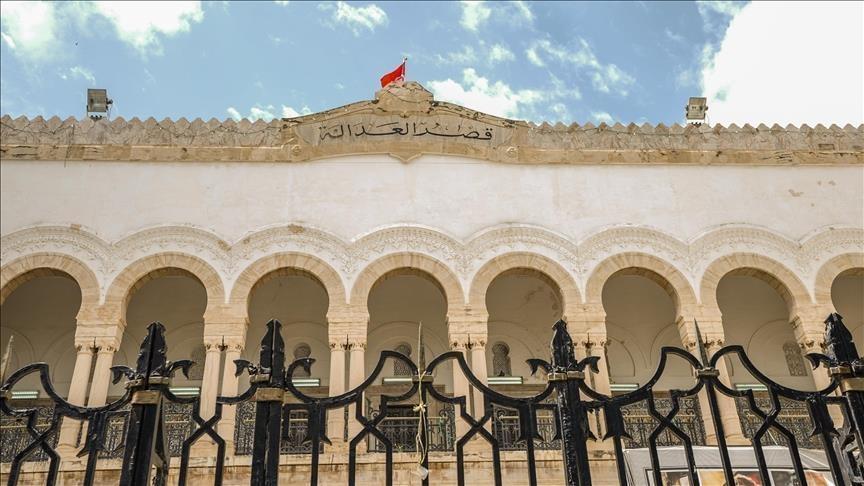 إعلام تونسي: فتح تحقيق قضائي ضد 3 محامين بتهمة إعلام تونسي: فتح تحقيق قضائي ضد 3 محامين بتهمة