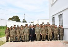 وزير الدفاع يؤدي زيارة ميدانية إلى القاعدة العسكرية بسيدي يحيى وزير الدفاع يؤدي زيارة ميدانية إلى القاعدة العسكرية بسيدي يحيى