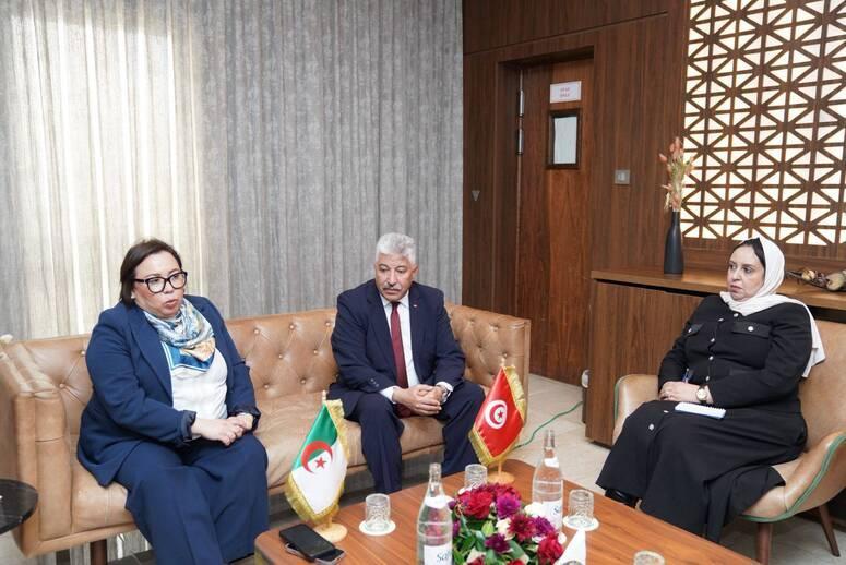 اتفاق على إنشاء لجنة مشتركة لوضع خطة عمل سنوية اتفاق على إنشاء لجنة مشتركة لوضع خطة عمل سنوية