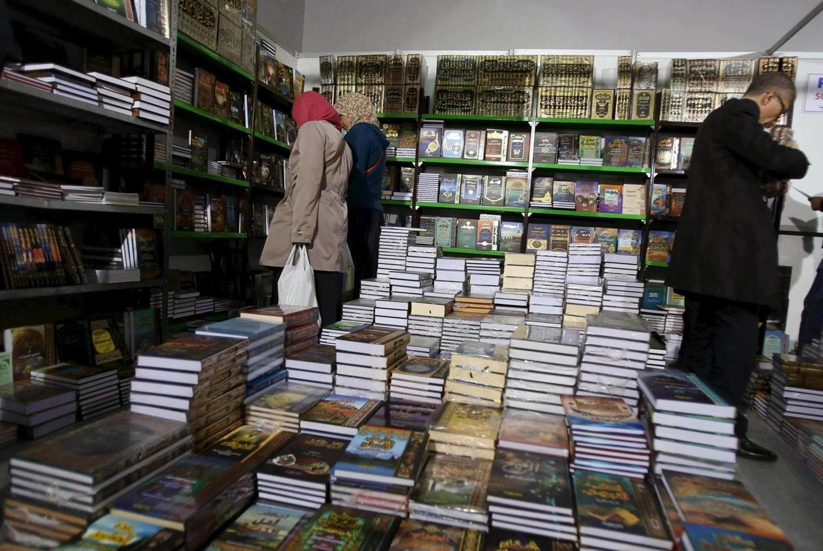 معرض تونس الدولي للكتاب يختتم فعالياته بتكريم الفائزين معرض تونس الدولي للكتاب يختتم فعالياته بتكريم الفائزين