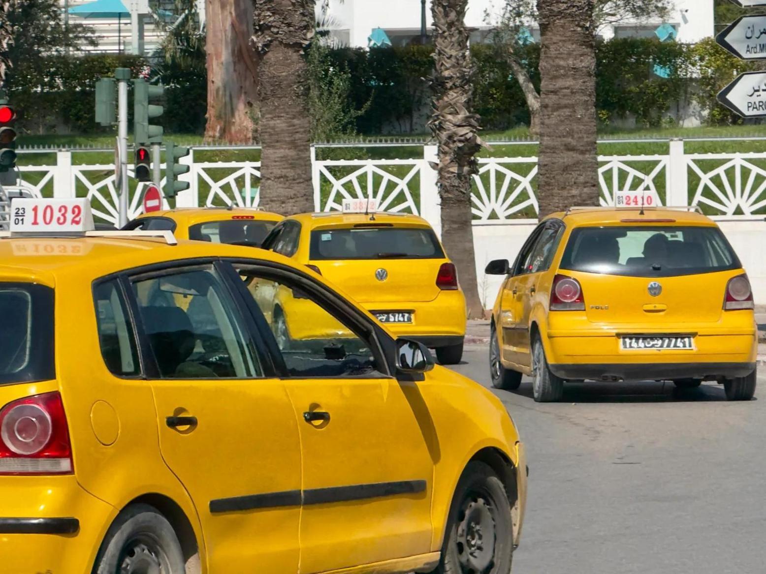 تونس: إضراب لسيارات الأجرة وتلويح بالتصعيد تونس: إضراب لسيارات الأجرة وتلويح بالتصعيد