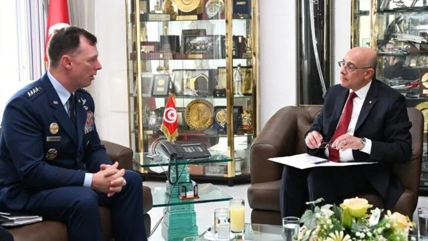 واشنطن تؤكد التزامها بتعزيز التعاون العسكري مع تونس واشنطن تؤكد التزامها بتعزيز التعاون العسكري مع تونس