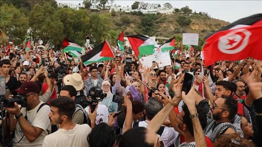 وقفة تضامن مع غزة وإحياء لذكرى مقتل صحفيين فلسطينيين وقفة تضامن مع غزة وإحياء لذكرى مقتل صحفيين فلسطينيين
