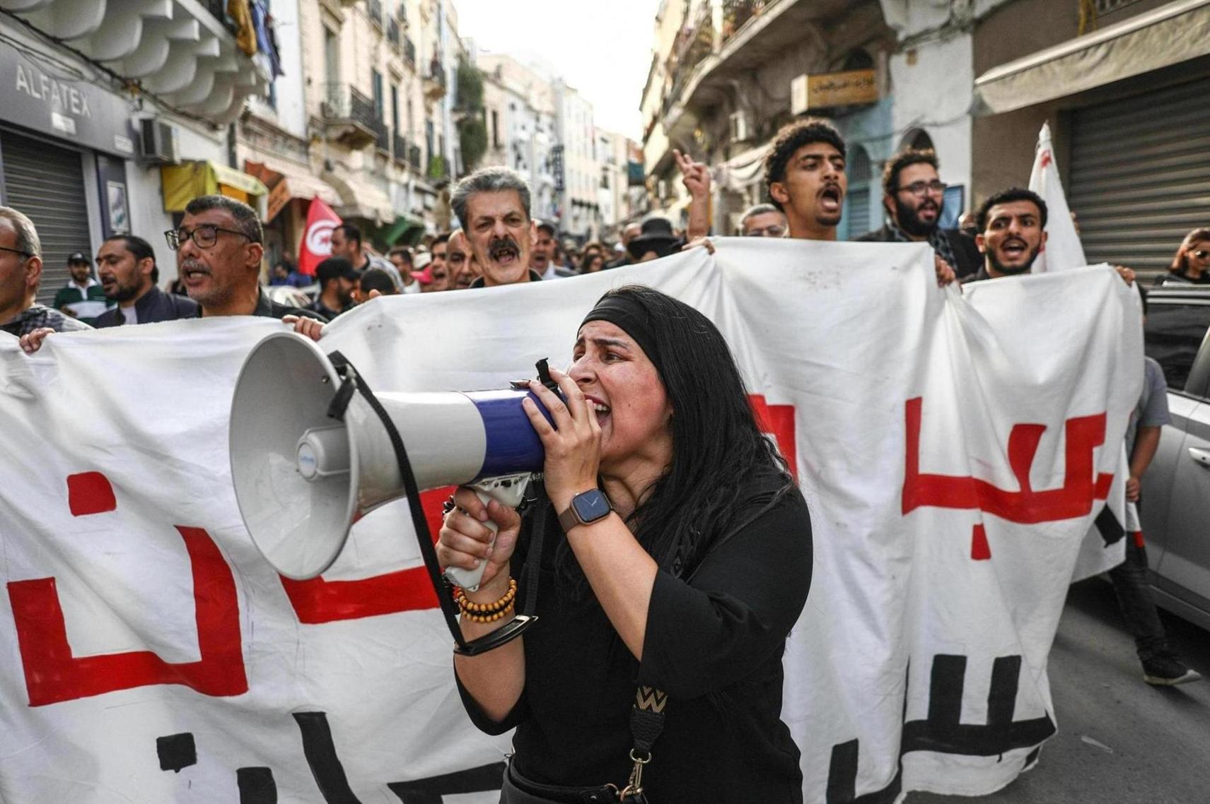 المعارضة التونسية: رهان على الشارع أم فشل السلطة؟ المعارضة التونسية: رهان على الشارع أم فشل السلطة؟
