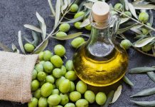 تونس تجني 1.6 مليار دولار من صادرات زيت الزيتون خلال 9 أشهر تونس تجني 1.6 مليار دولار من صادرات زيت الزيتون خلال 9 أشهر