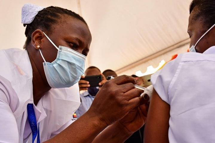 Tend to our health workers’ mental health Tend to our health workers’ mental health
