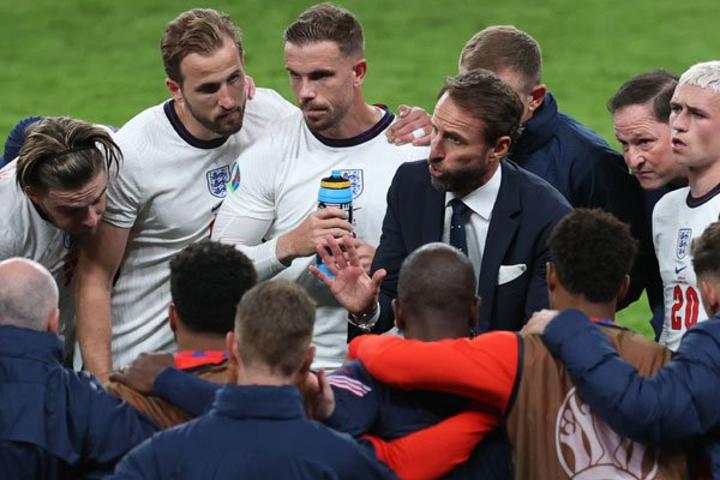 England ready to make history in Euro final as Italy aim to spoil party England ready to make history in Euro final as Italy aim to spoil party