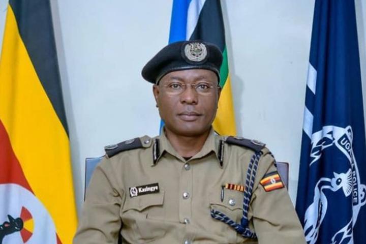 Kasingye warns police bosses on salaries Kasingye warns police bosses on salaries