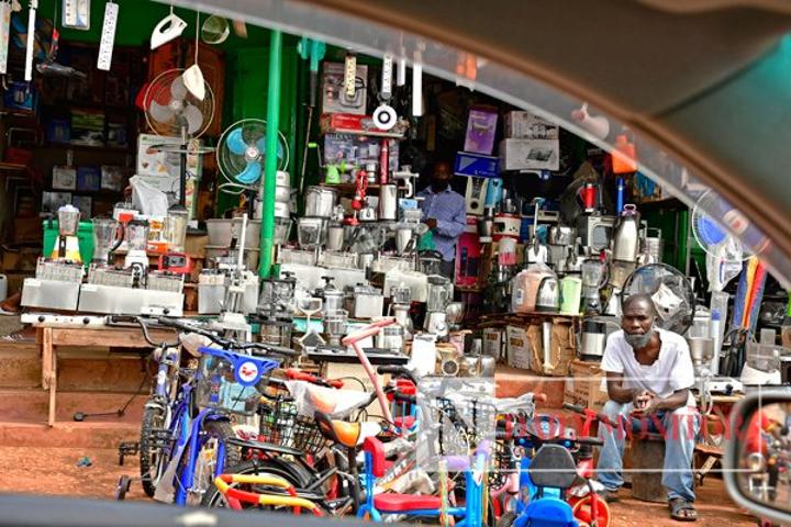 City traders defy lockdown rules, open shops City traders defy lockdown rules, open shops