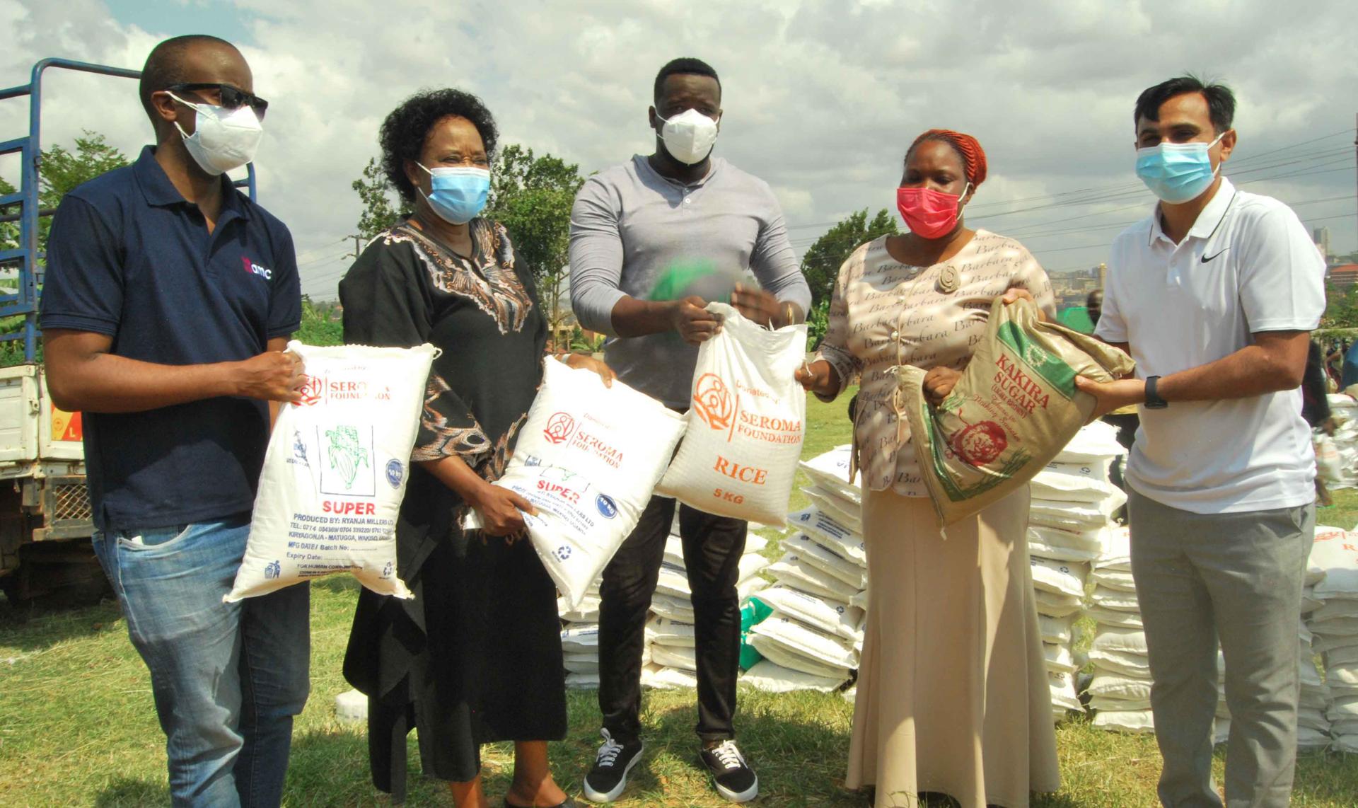 1,000 get food rations as hopes of cash relief fade 1,000 get food rations as hopes of cash relief fade