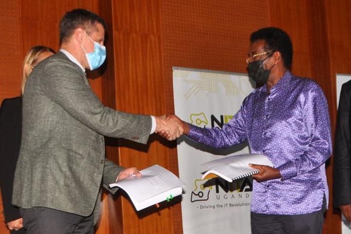 Activist petitions Parliament over car tracking devices Activist petitions Parliament over car tracking devices