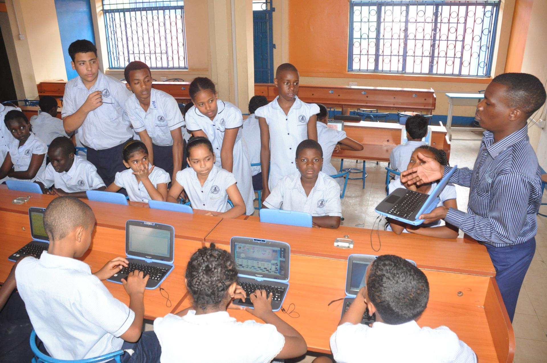 Govt ties schools reopening to jabs Govt ties schools reopening to jabs