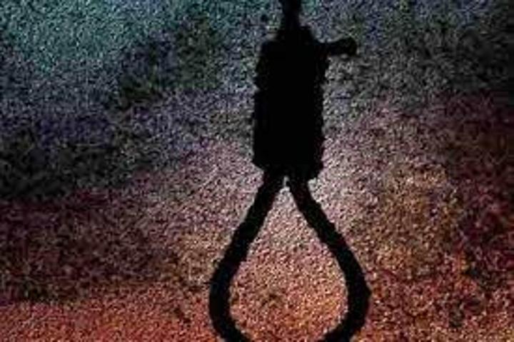Children find policeman's body hanging on tree Children find policeman's body hanging on tree