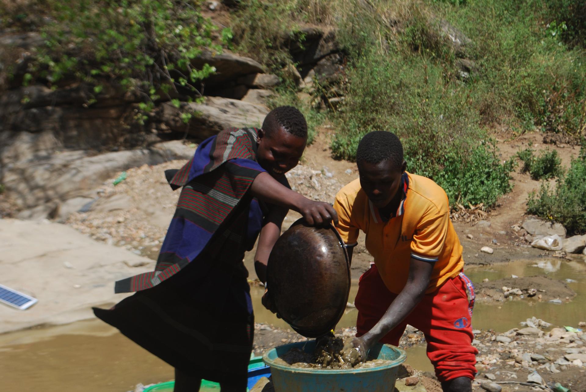 How middlemen fleece gold miners in Busia, Karamoja How middlemen fleece gold miners in Busia, Karamoja