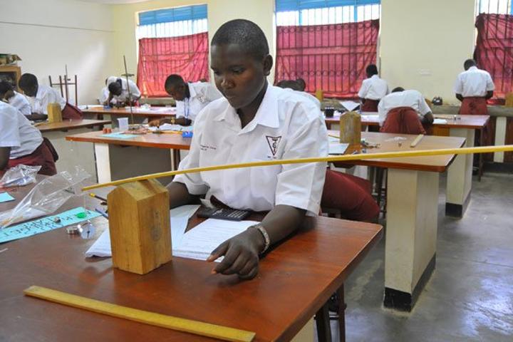 Govt should review how sciences are taught Govt should review how sciences are taught