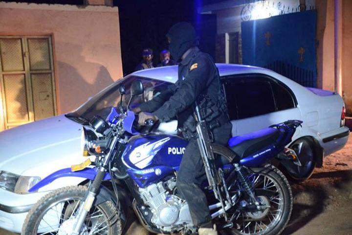 Ugandans angry over police ‘photoshoot’ in Masaka Ugandans angry over police ‘photoshoot’ in Masaka
