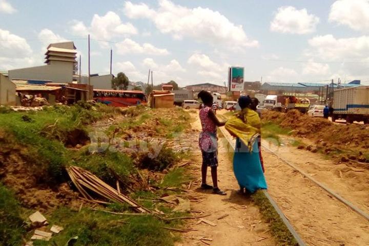 5,000 encroachers vacate railway reserves 5,000 encroachers vacate railway reserves