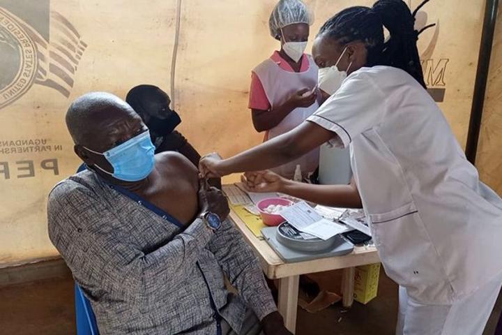 Minister decries low Covid vaccine uptake, resistance among elderly Minister decries low Covid vaccine uptake, resistance among elderly