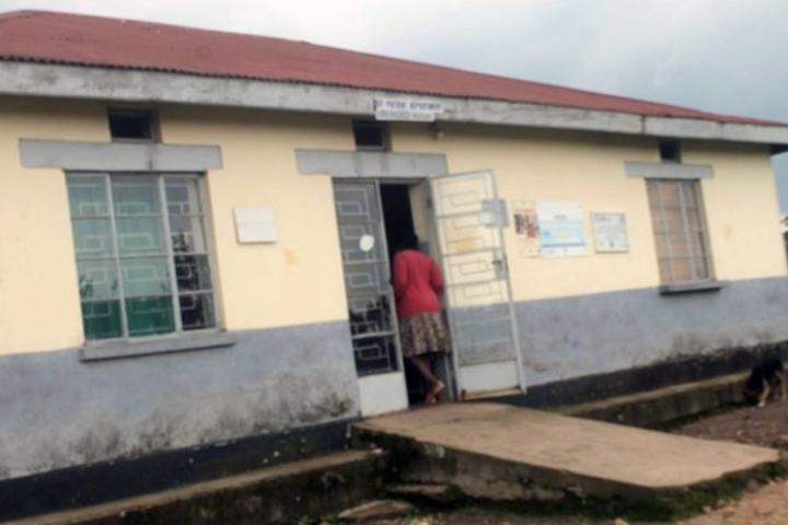Locals decry poor state of health facility Locals decry poor state of health facility