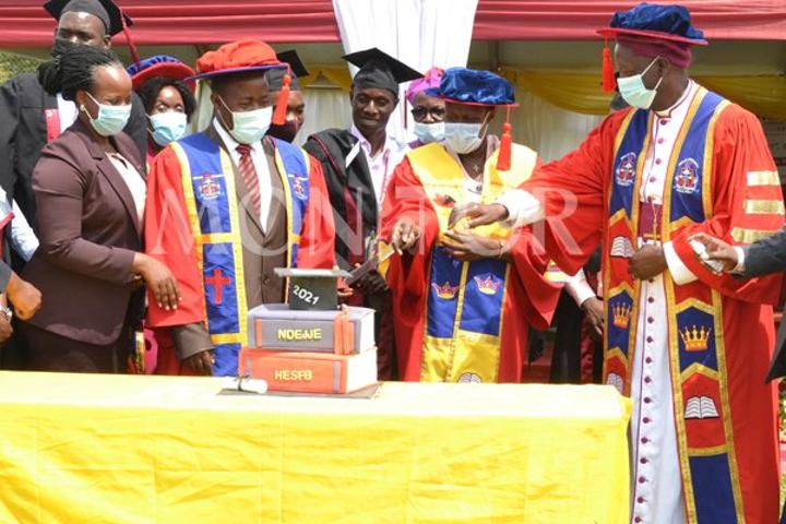 Museveni cautions university graduates on seeking quick wealth Museveni cautions university graduates on seeking quick wealth