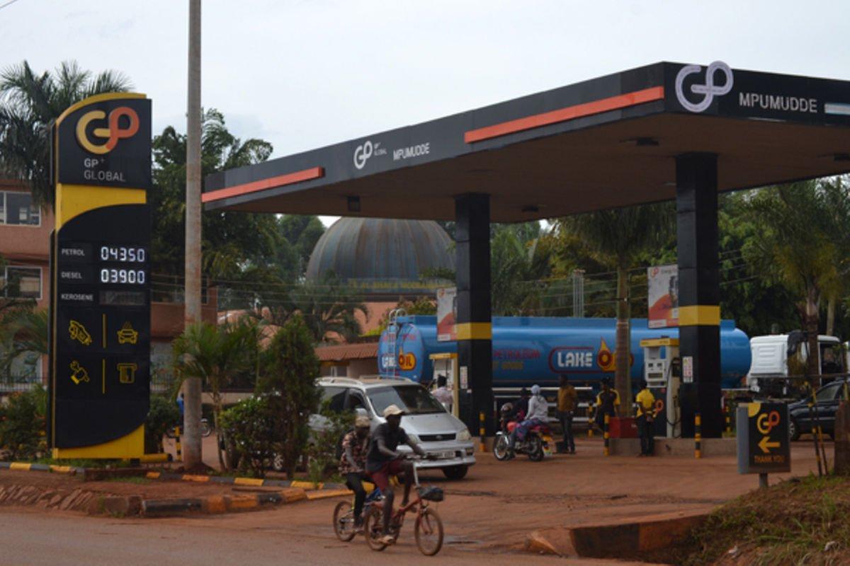 Guard shot dead at fuel station, gun stolen Guard shot dead at fuel station, gun stolen