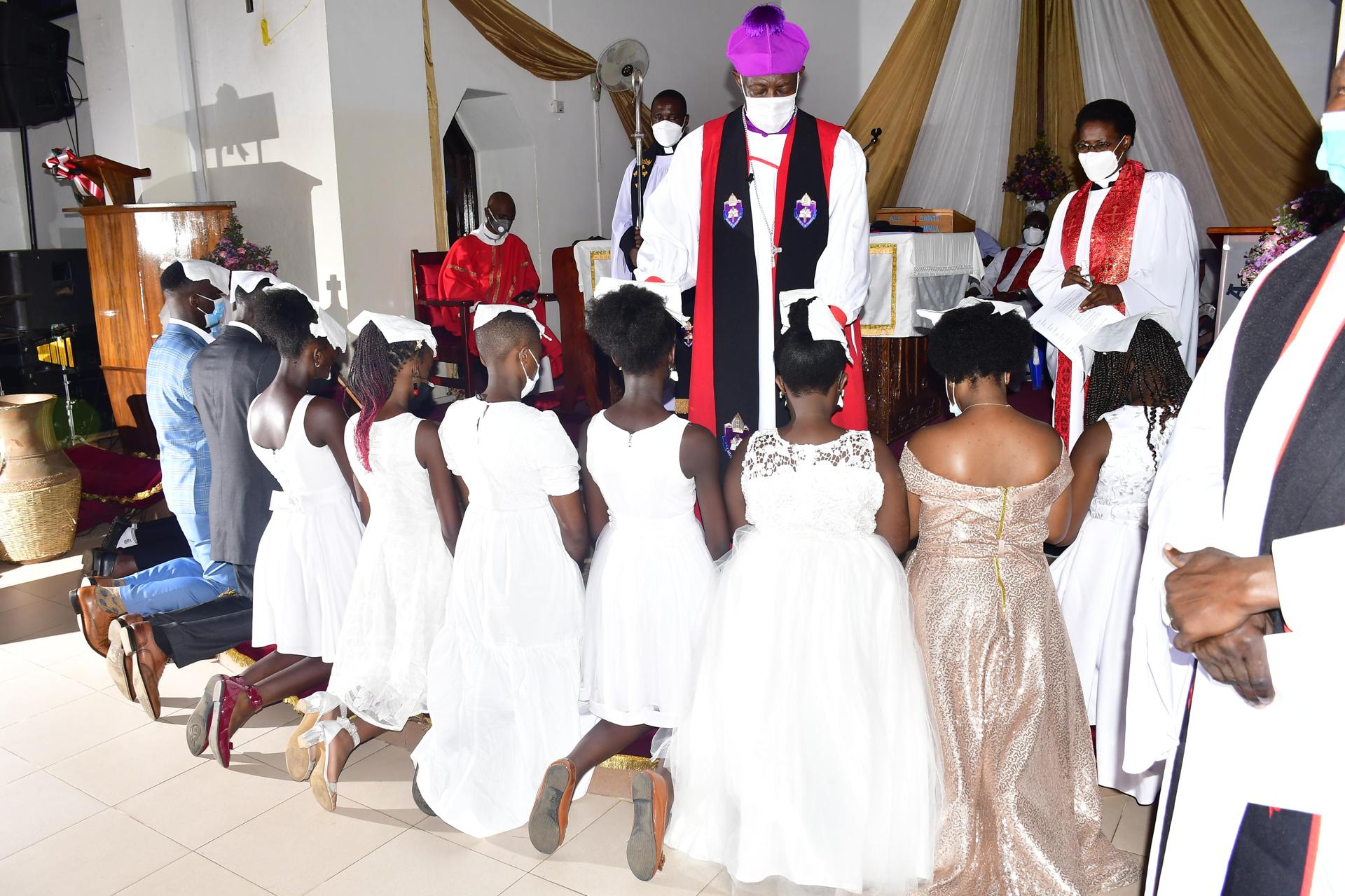 286 children confirmed as clergy preach peace 286 children confirmed as clergy preach peace