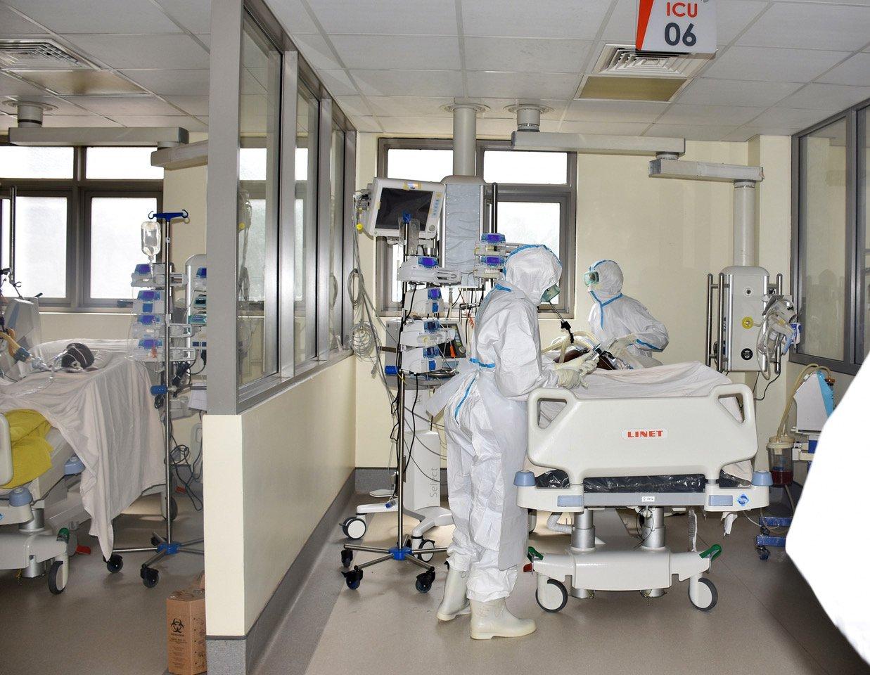Omicron: Infections hit 9,000 as 22 die in 7 days Omicron: Infections hit 9,000 as 22 die in 7 days