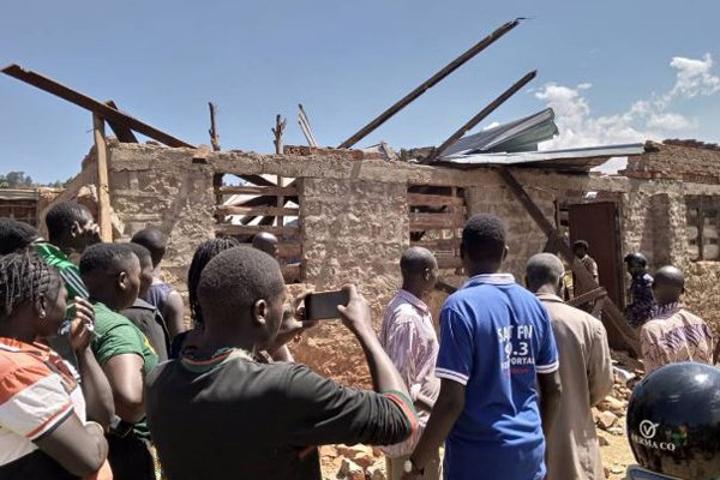 8-year-old pupil killed, 20 injured as wind blows off classroom roof 8-year-old pupil killed, 20 injured as wind blows off classroom roof