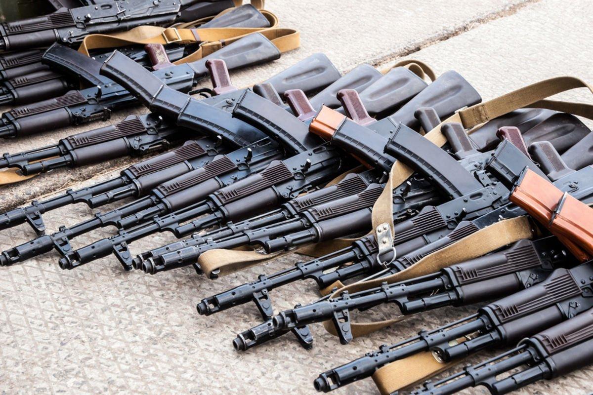 Leaders ask for guns to fight armed robberies Leaders ask for guns to fight armed robberies