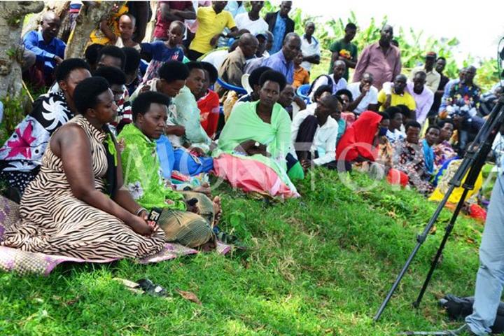 Encroachers on Sango Bay estate land start to vacate Encroachers on Sango Bay estate land start to vacate