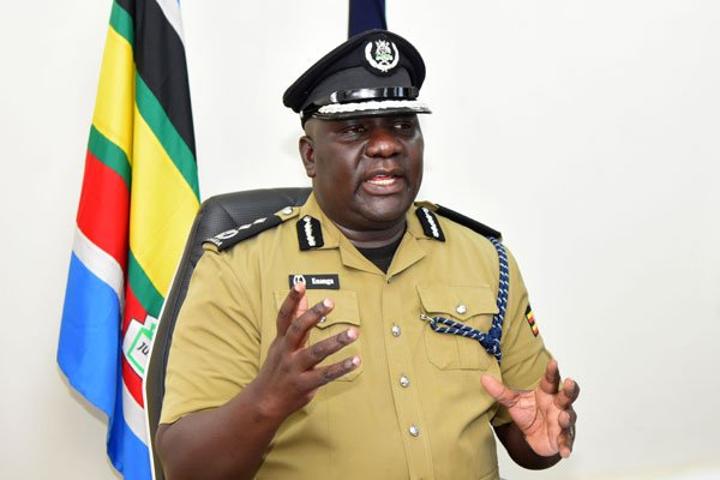 Museveni promotes Enanga, 772 other police officers