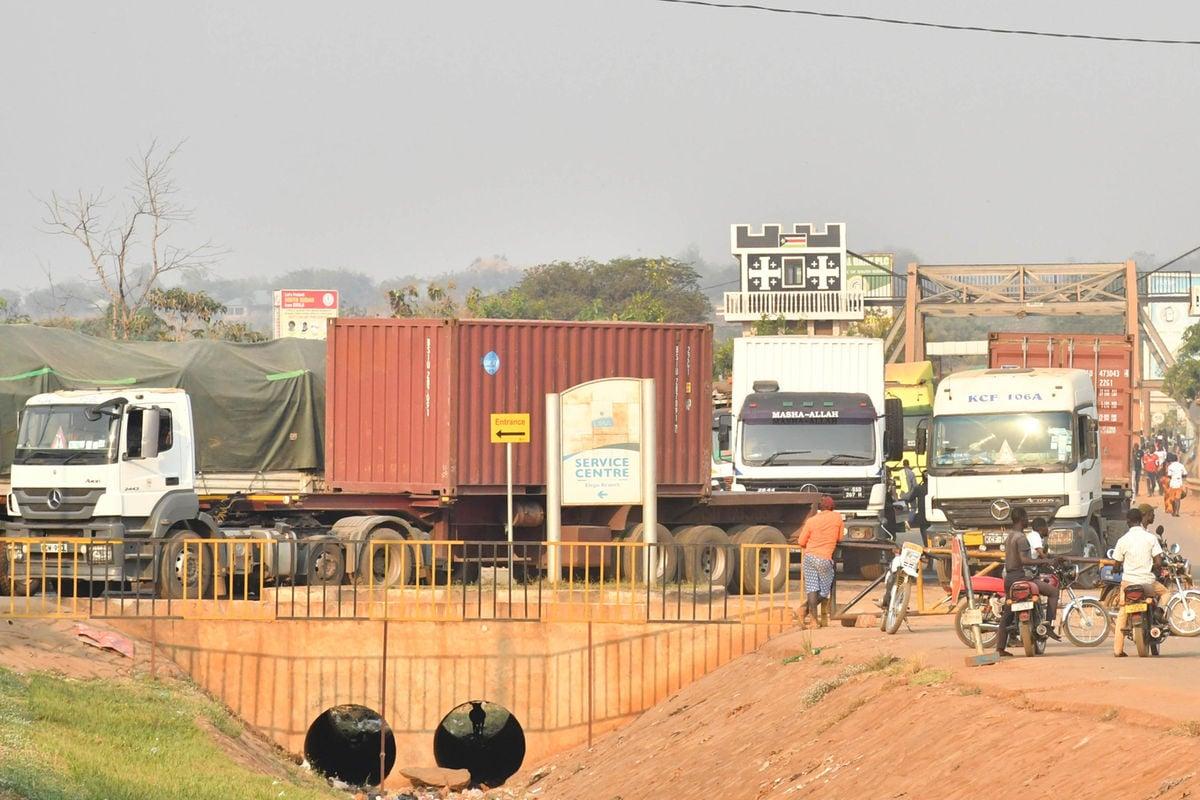 Standoff at Elegu as truck drivers protest extortion Standoff at Elegu as truck drivers protest extortion