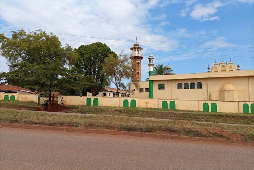 Muslim body bogged down by land dispute Muslim body bogged down by land dispute