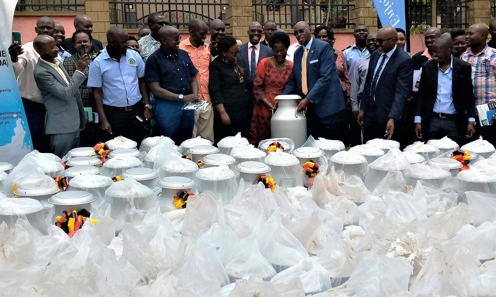 Dairy farmers receive quality milk tools Dairy farmers receive quality milk tools