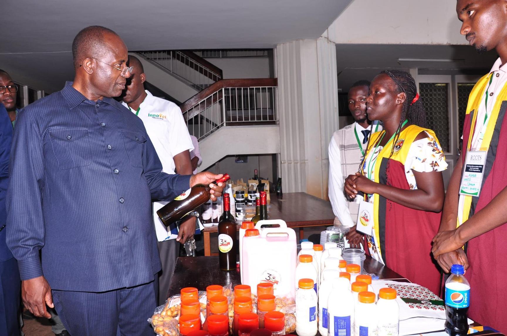 Minister asks innovators to disseminate knowledge to local farmers Minister asks innovators to disseminate knowledge to local farmers