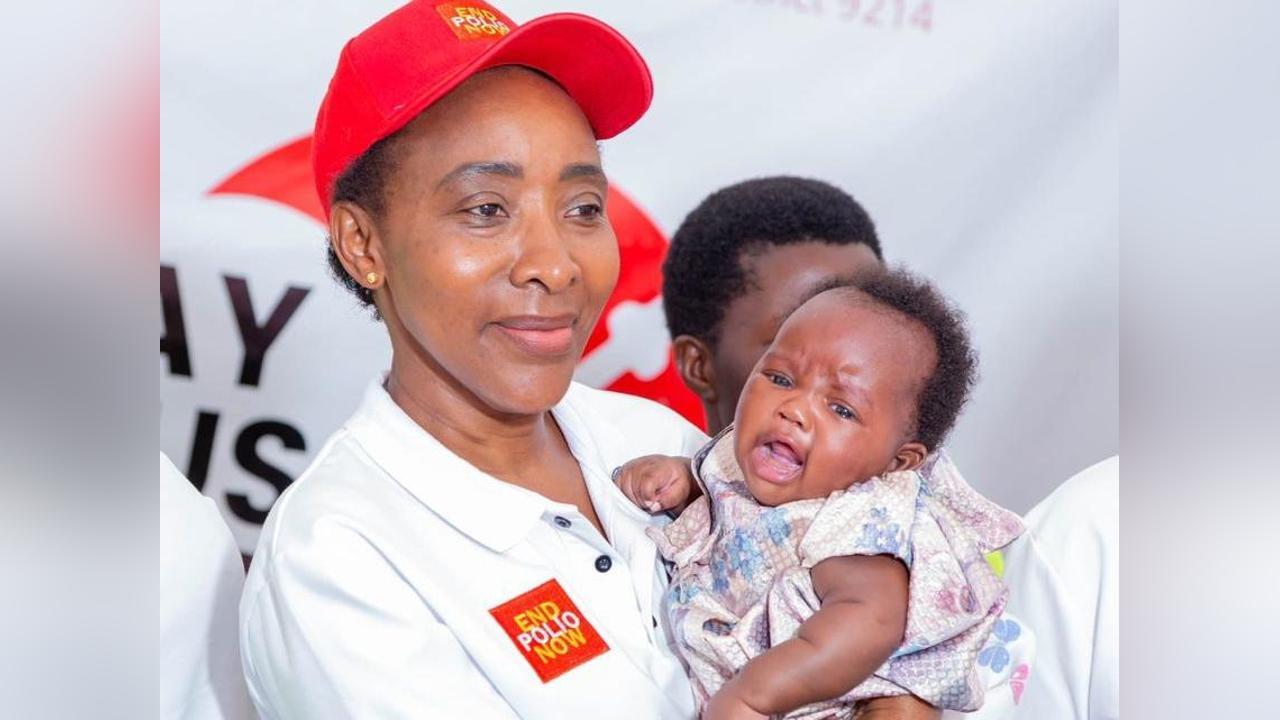 Rotary Districts Unite to End Polio in Uganda Rotary Districts Unite to End Polio in Uganda