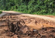 Kitagwenda Locals Remind Museveni of 2011 Road Pledge Kitagwenda Locals Remind Museveni of 2011 Road Pledge